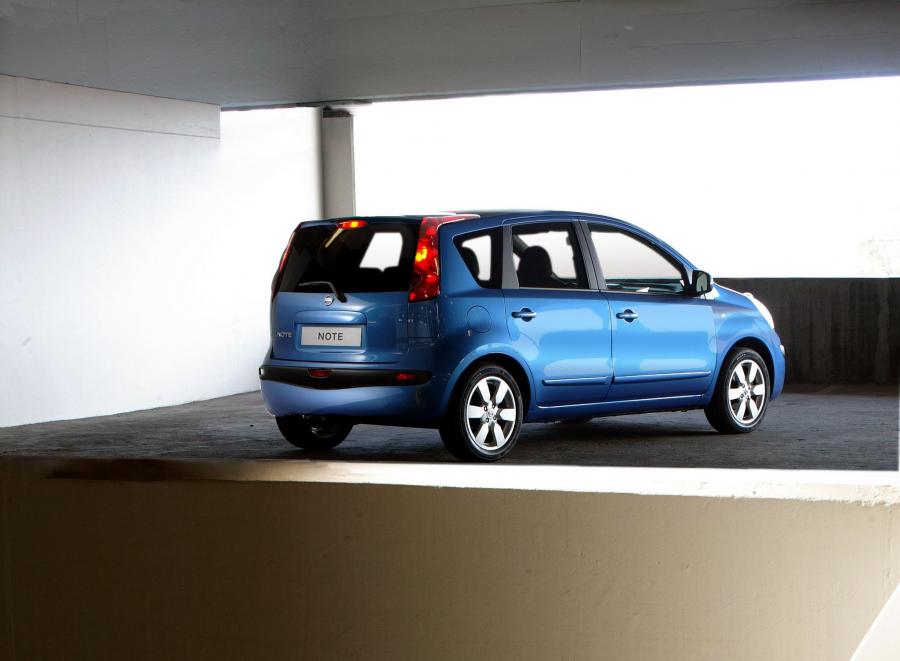  Nissan Note 2005 года  (фото 14 из 22)
